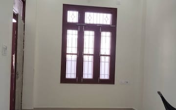 Studio Builder Floor For Rent in Laxmi Nagar