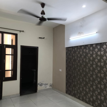Bedroom in 3 BHK Builder Floor at Patiala Road – for Rent