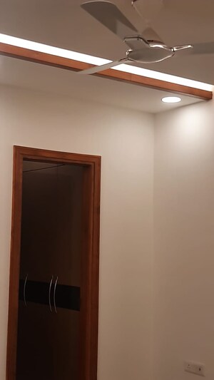 Room in 3 BHK Builder Floor at Parklands, Sector 85 – for Sale