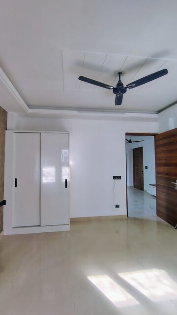 Room in 3 BHK Builder Floor at M3M Atrium, Sector 57 – for Rent