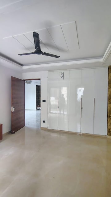 Building Lobby in 3 BHK Builder Floor at M3M Atrium, Sector 57 – for Rent