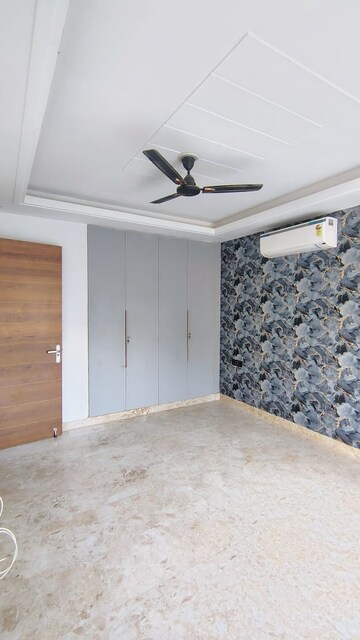 Room in 3 BHK Builder Floor at M3M Atrium, Sector 57 – for Rent