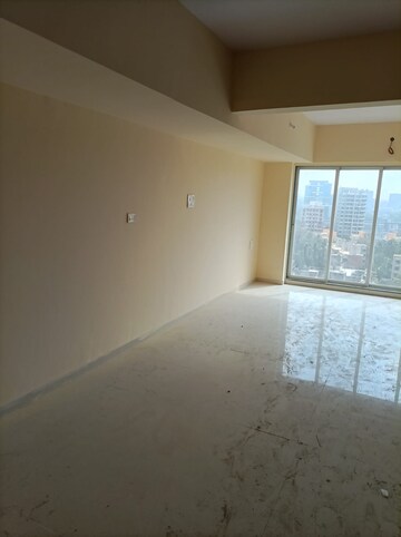 Room in 1 BHK Apartment at Mohid Swiz Heights, Andheri West – for Rent