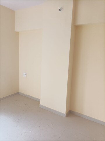 Room in 1 BHK Apartment at Mohid Swiz Heights, Andheri West – for Rent