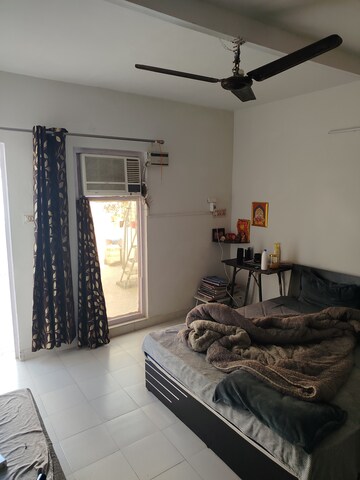 Living Room in 1 RK Builder Floor at Shalimar Bagh – for Rent