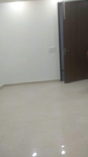 Room in 1 BHK Builder Floor at Mehrauli – for Sale