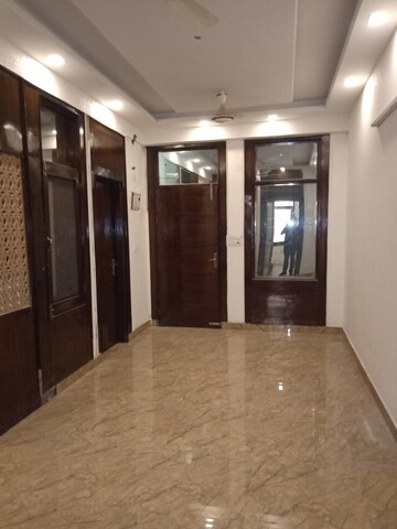 Room in 4 BHK Builder Floor at Sector 73 – for Sale