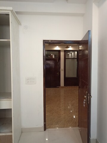 Room in 4 BHK Builder Floor at Sector 73 – for Sale