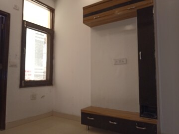 Room in 4 BHK Builder Floor at Sector 73 – for Sale