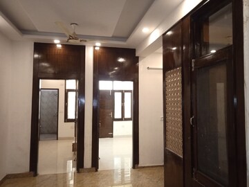 Room in 4 BHK Builder Floor at Sector 73 – for Sale