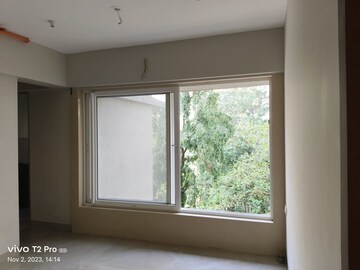 Room in 2 BHK Apartment at Pratham Saffron Heights, Andheri West – for Rent