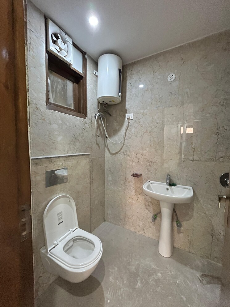 Bathroom, niti khand 3 Bedroom 1542 Sq.Ft. Apartment In Niti Khand Ghaziabad 8548603