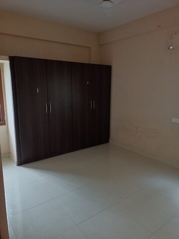 Room in 1 BHK Builder Floor at Niti Khand Iii – for Rent