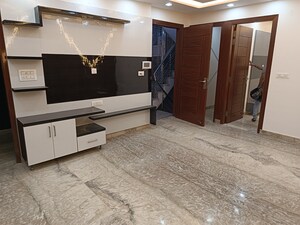 Master Bedroom in 3 BHK Builder Floor at Shalimar Bagh – for Sale