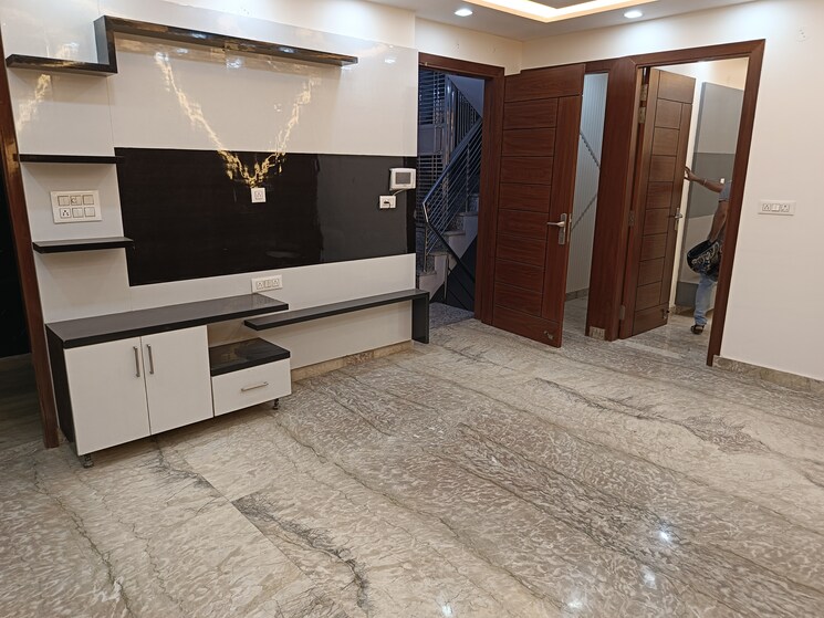 Master Bedroom, shalimar bagh 3 Bedroom 900 Sq.Ft. Builder Floor In Shalimar Bagh Delhi 8548926