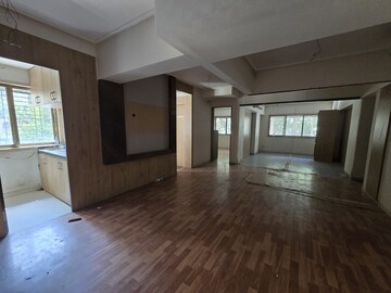 Room in  Showroom at Hiranandani Garden Eden 2, Powai – for Rent