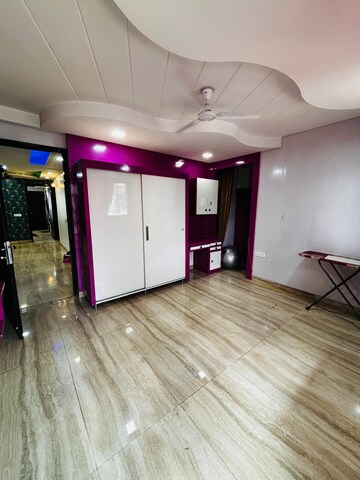 Room in 3 BHK Builder Floor at RWA Residential Society Sector 46, Sector 46 – for Rent