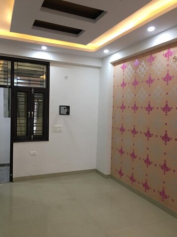 Room in 3 BHK Builder Floor at Green Home, Sector 73 – for Sale