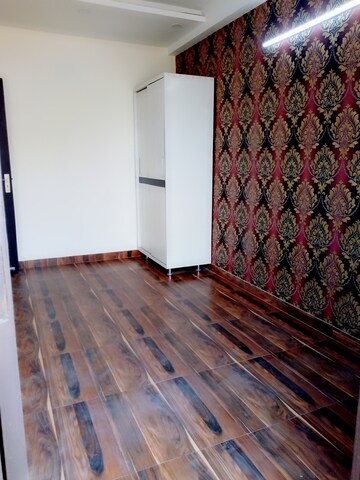 Room in 3 BHK Builder Floor at Green Home, Sector 73 – for Sale