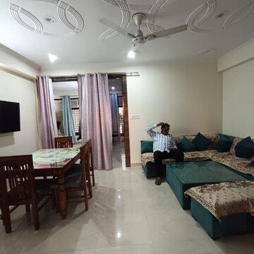 Living Room in 3 BHK Builder Floor at Sector 43 – for Rent