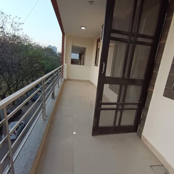 Balcony in 3 BHK Builder Floor at Sector 43 – for Rent