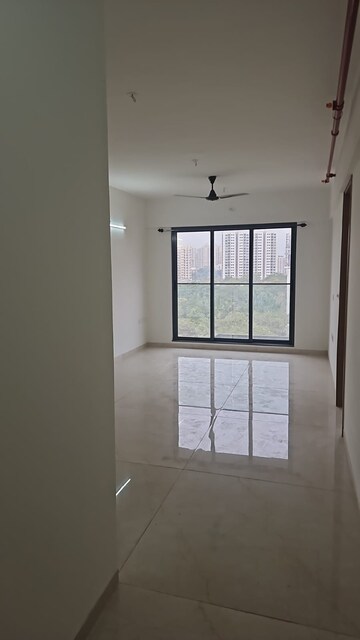 Room in 3 BHK Apartment at Godrej Urban Park, Chandivali – for Rent