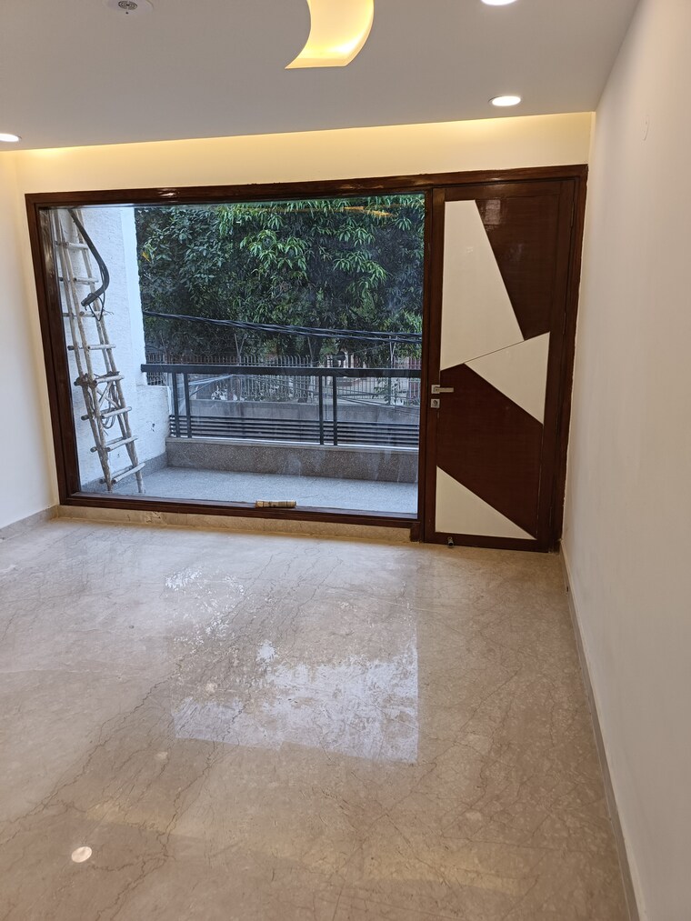 Room, saraswati vihar 3.5 Bedroom 1000 Sq.Ft. Builder Floor In Saraswati Vihar Delhi 8549060