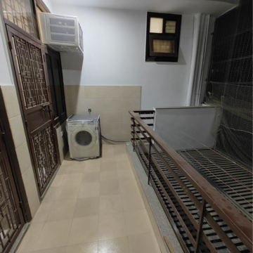 Balcony in 2 BHK Builder Floor at Sector 43 – for Rent
