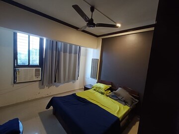 Bedroom in 1 BHK Apartment at Khar West – for Rent