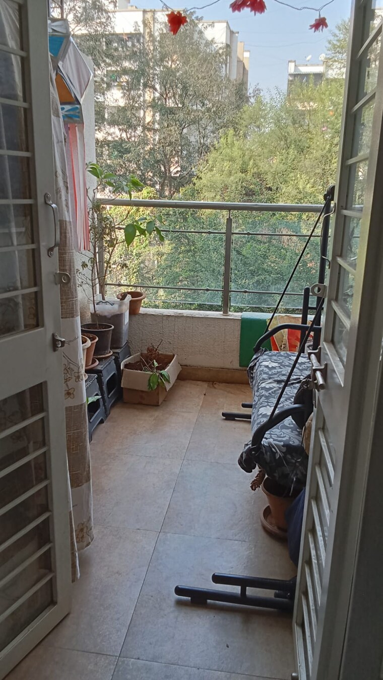 Balcony, kumar-urban-kul-utsav 2.5 Bedroom 1100 Sq.Ft. Apartment In Kondhwa Pune 8549106
