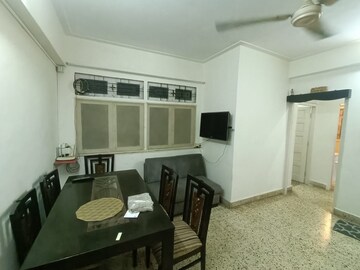 1.5 BHK Apartment For Rent in Santacruz West