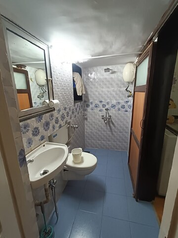 Bathroom in 1.5 BHK Apartment at Santacruz West – for Rent