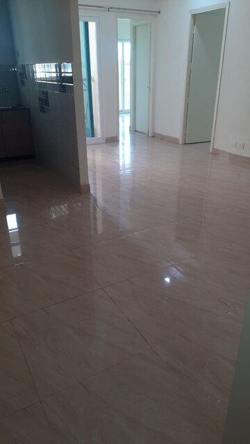 Room in 2 BHK Apartment at Gamma I Greater Noida – for Rent