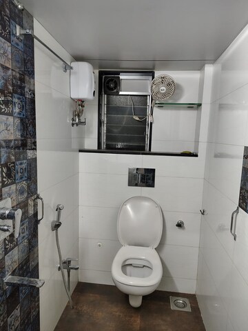 Bathroom in 1 BHK Apartment at Santacruz West – for Rent