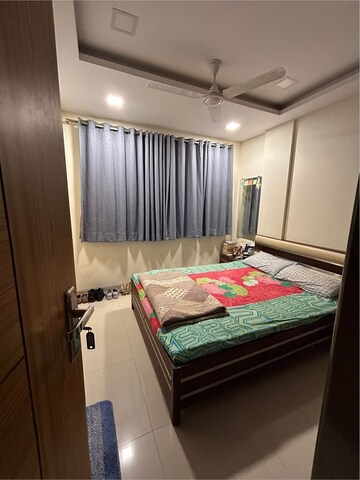 Bedroom in 2 BHK Apartment at Khar West – for Rent