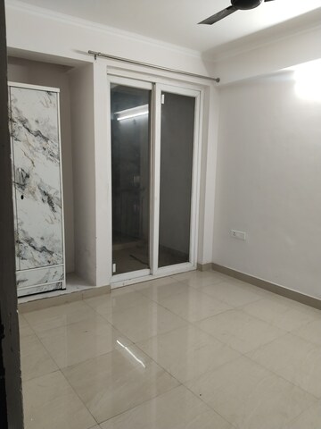 Room in 3 BHK Apartment at Amrapali Leisure Park, Amrapali Leisure Valley – for Rent