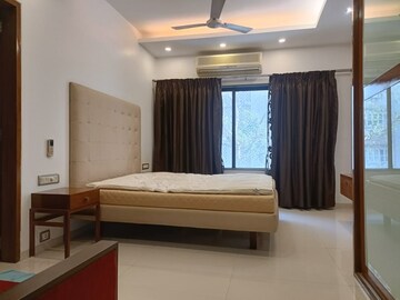 2 BHK Apartment For Rent in Bandra West