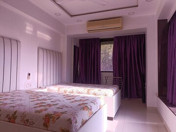 Bedroom in 2 BHK Apartment at Bandra West – for Rent