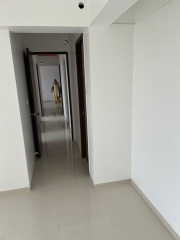 Room in 1 BHK Apartment at Piramal Vaikunth, Balkum Pada – for Sale