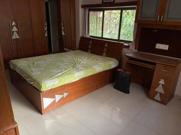 Bedroom in 3.5 BHK Apartment at Niwara CHS Andheri West, Andheri West – for Rent