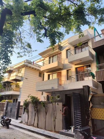 6+ BHK Villa For Rent in Unitech South City 1, South City 1