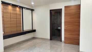 Room in 3 BHK Builder Floor at Lahari Jublee hills, Jubilee Hills – for Rent