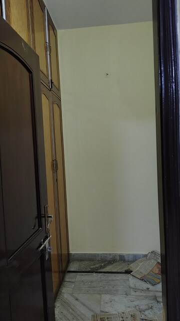 Building Lobby in 3 BHK Independent House at RWA Apartments Sector 52, Sector 52 – for Rent