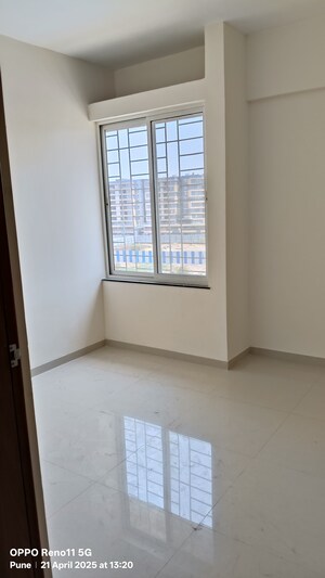 Room in 1 BHK Apartment at Magnum lifestyle, Dhanori – for Sale