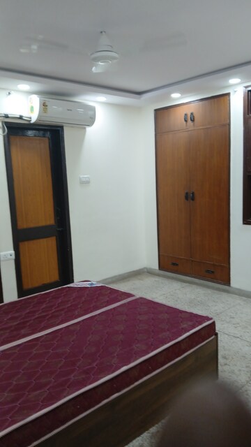 Furnished Amenities in 3 BHK Apartment at Gail Apartments, Sector 62 – for Rent