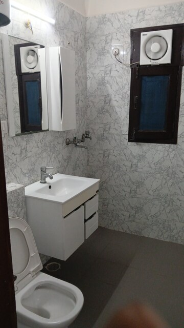 Furnished Amenities in 3 BHK Apartment at Gail Apartments, Sector 62 – for Rent