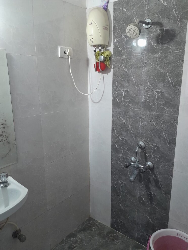 Bathroom, andheri west 2 Bedroom 900 Sq.Ft. Apartment In Andheri West Mumbai 8549520