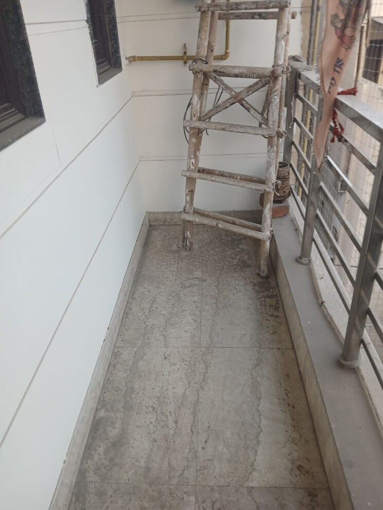 Balcony, paschim vihar 3 Bedroom 1350 Sq.Ft. Builder Floor In Paschim Vihar Delhi 8549556