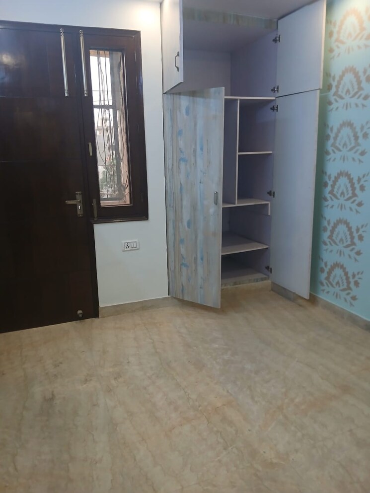 Room, paschim vihar 3 Bedroom 1350 Sq.Ft. Builder Floor In Paschim Vihar Delhi 8549556
