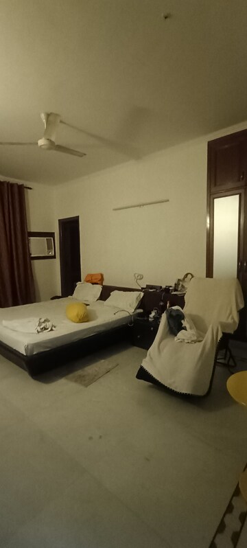 Bedroom in 3.5 BHK Builder Floor at Pamposh Enclave – for Rent